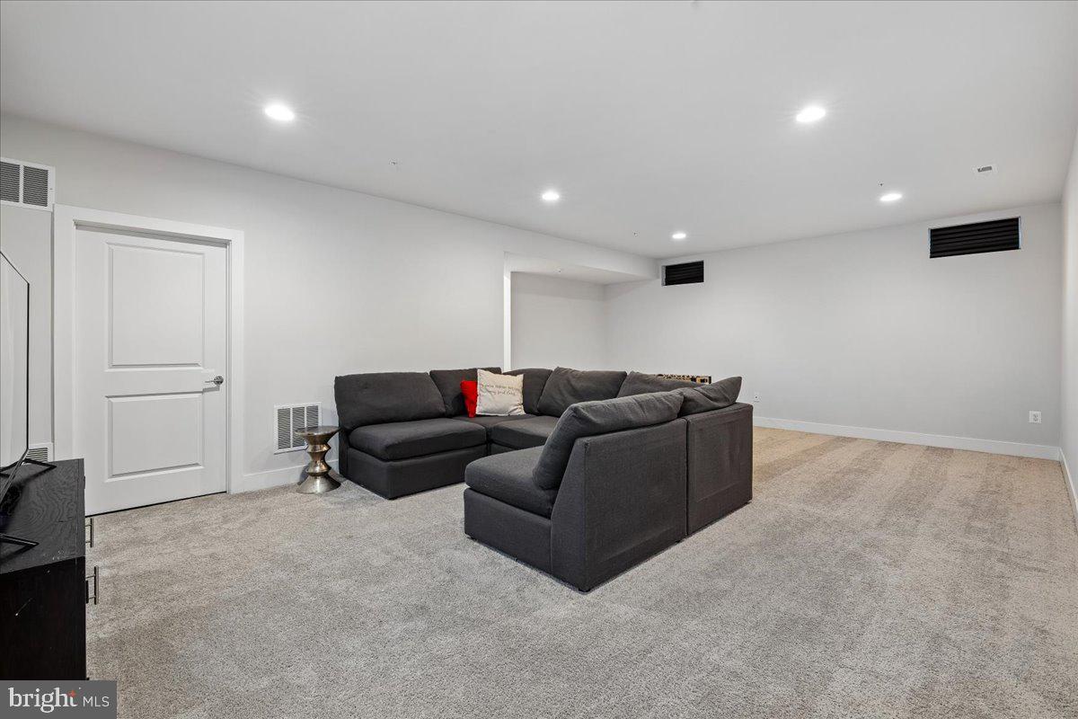 TWO RIVERS - Residential