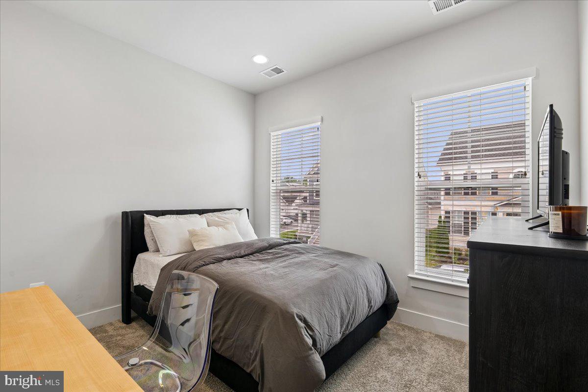 TWO RIVERS - Residential