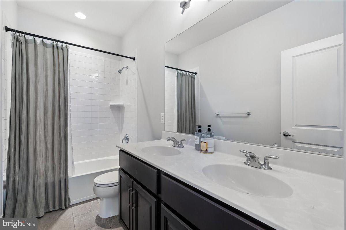 TWO RIVERS - Residential
