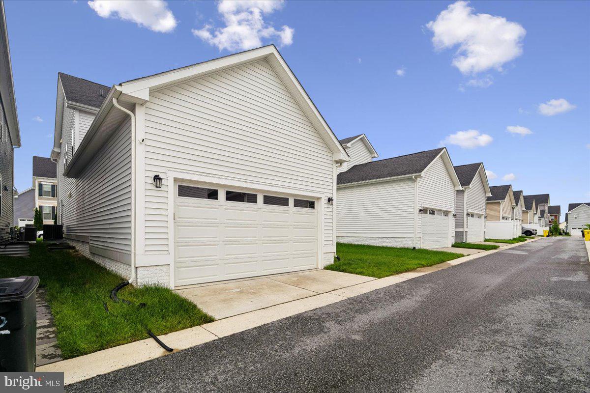 1517 SANDBAR WILLOW DRIVE