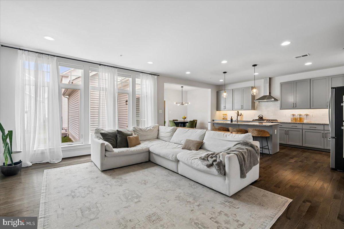 TWO RIVERS - Residential