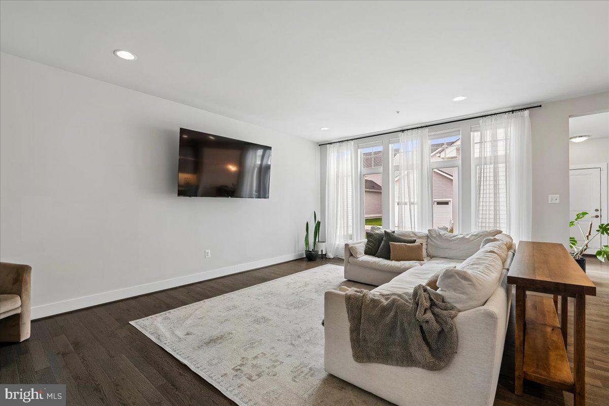 TWO RIVERS - Residential