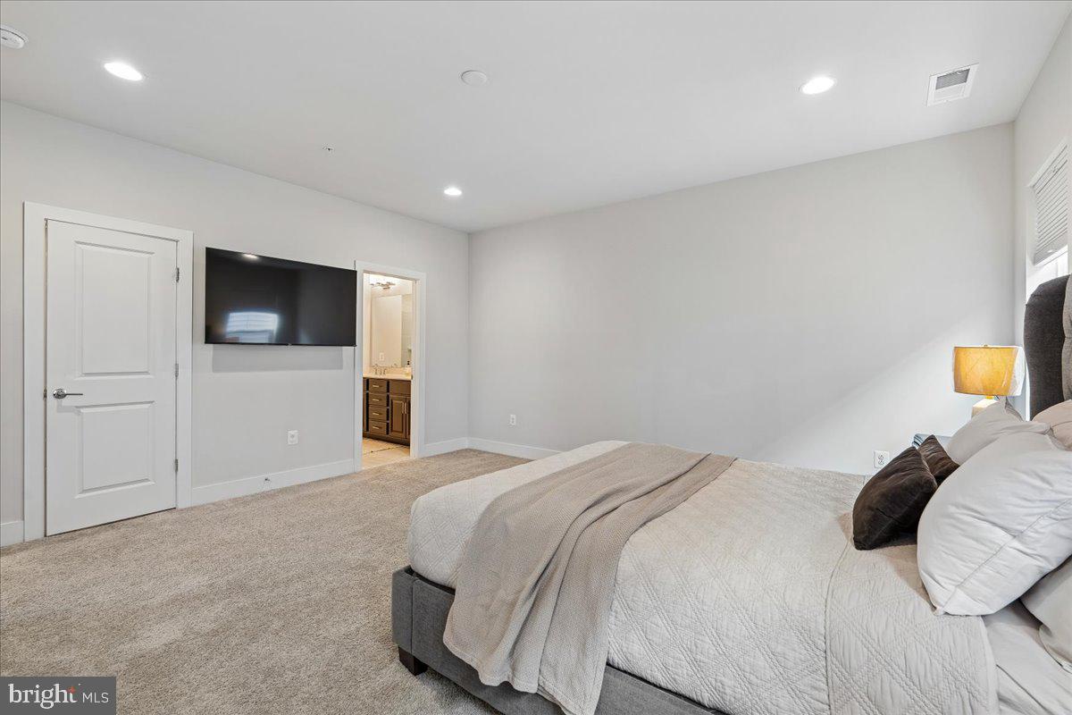 TWO RIVERS - Residential