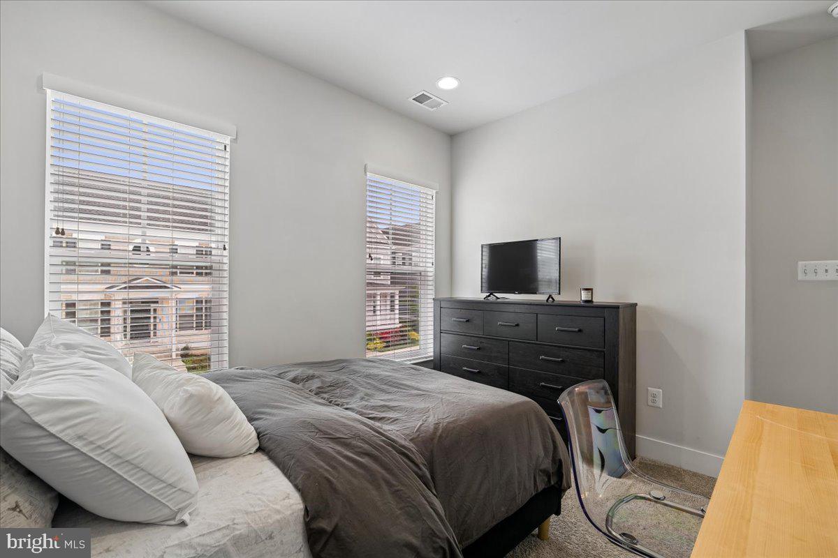 TWO RIVERS - Residential