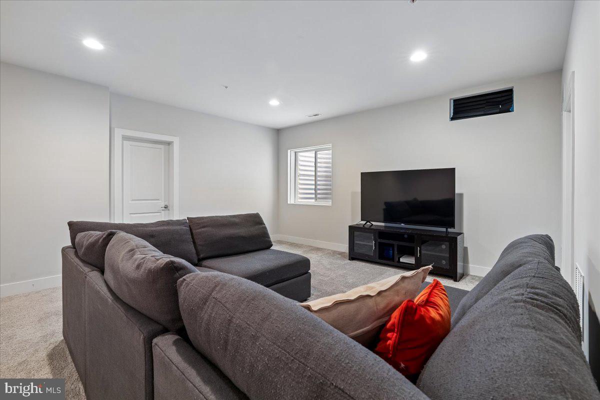 TWO RIVERS - Residential