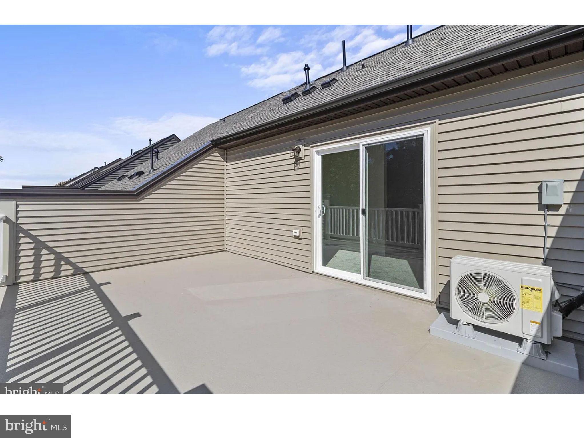 GATEWAY WEST - Residential