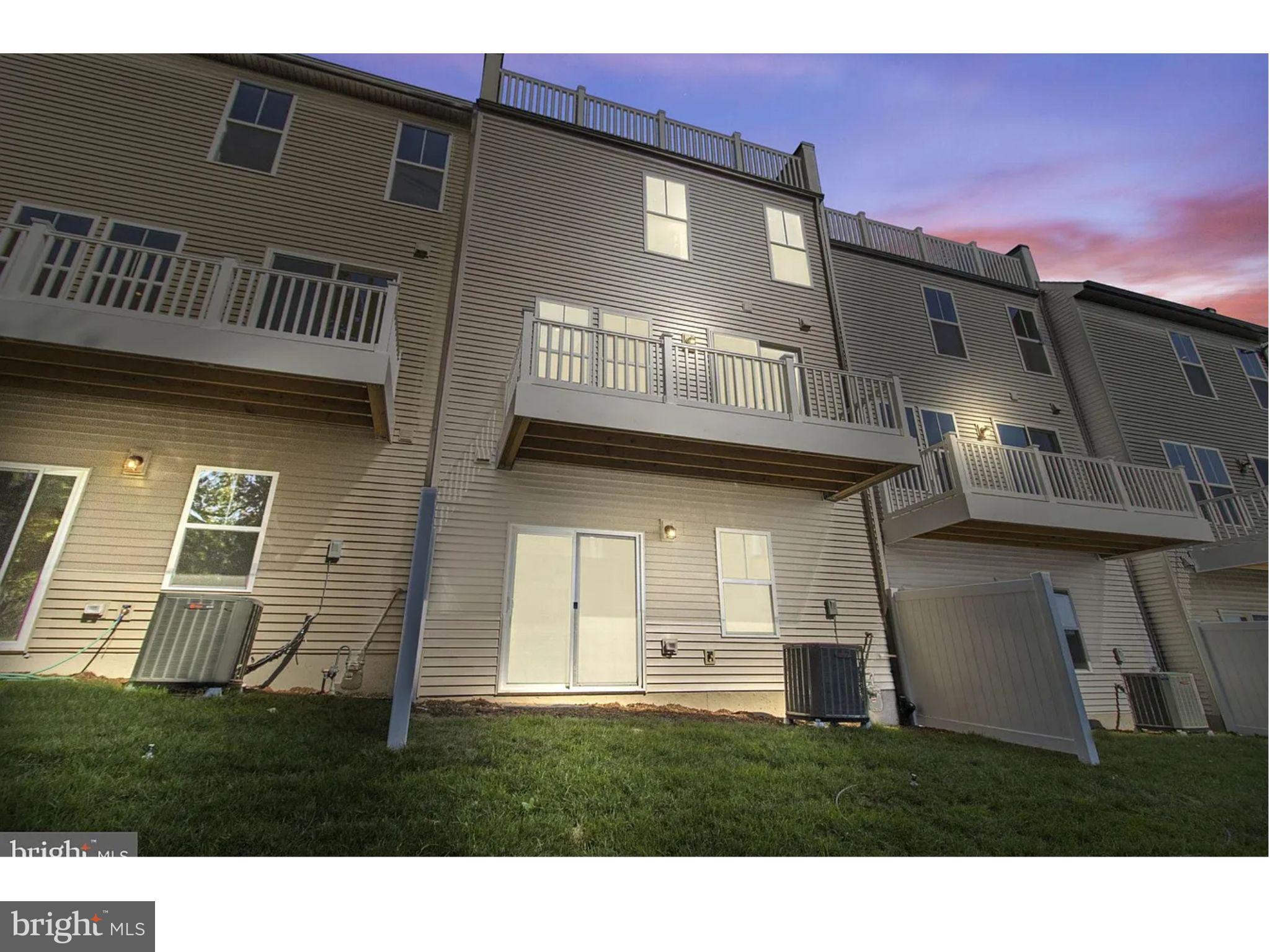 GATEWAY WEST - Residential