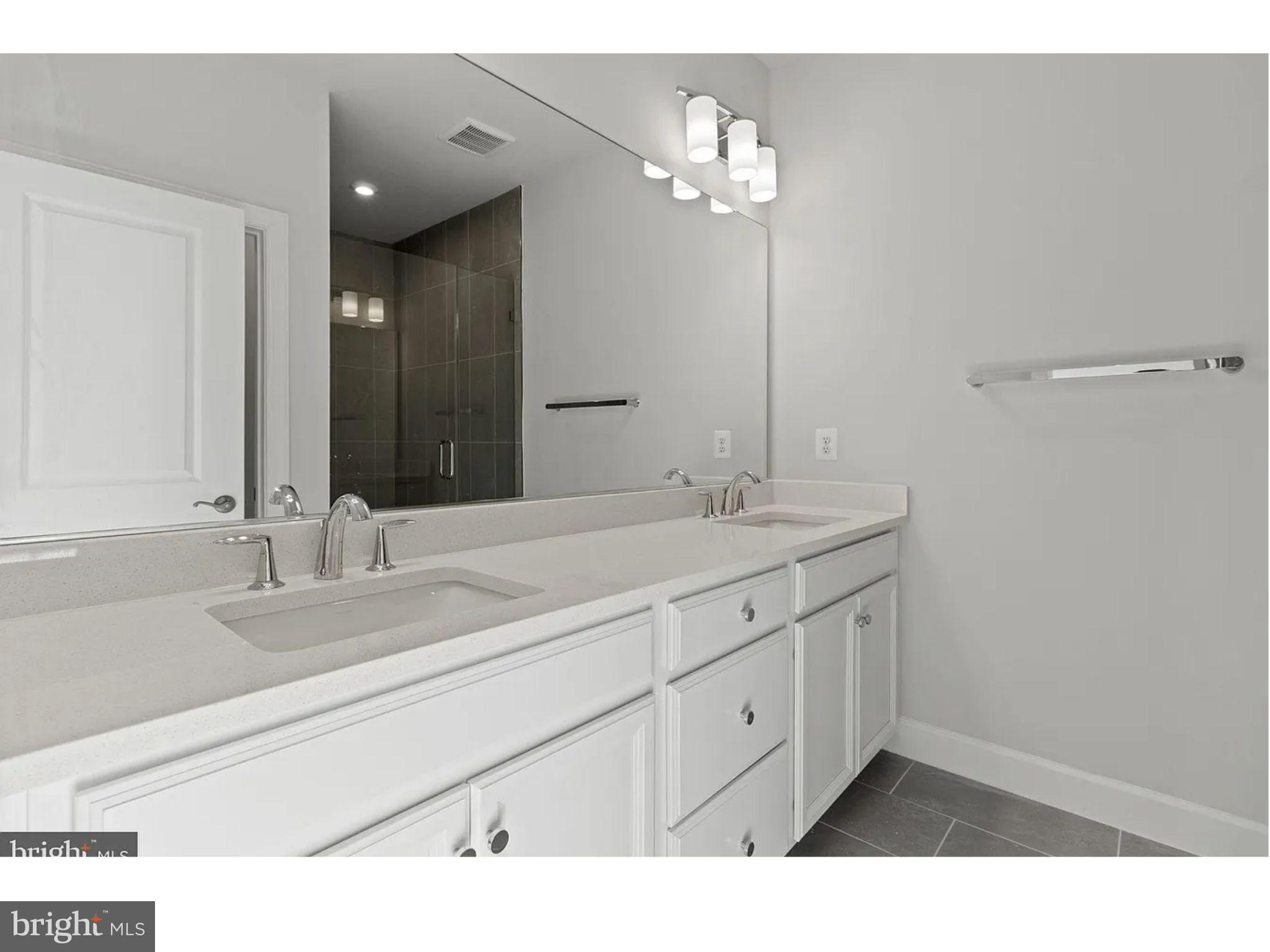 GATEWAY WEST - Residential