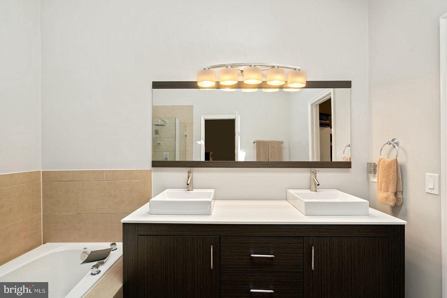 RIVER OAKS - Residential Lease