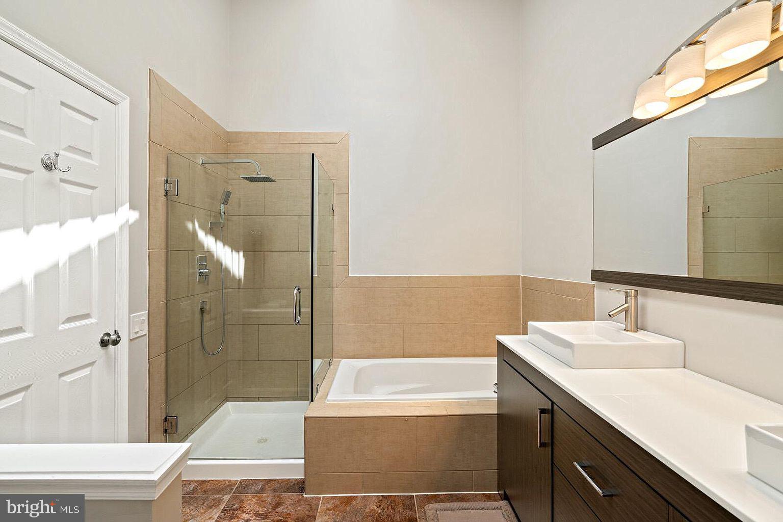 RIVER OAKS - Residential Lease