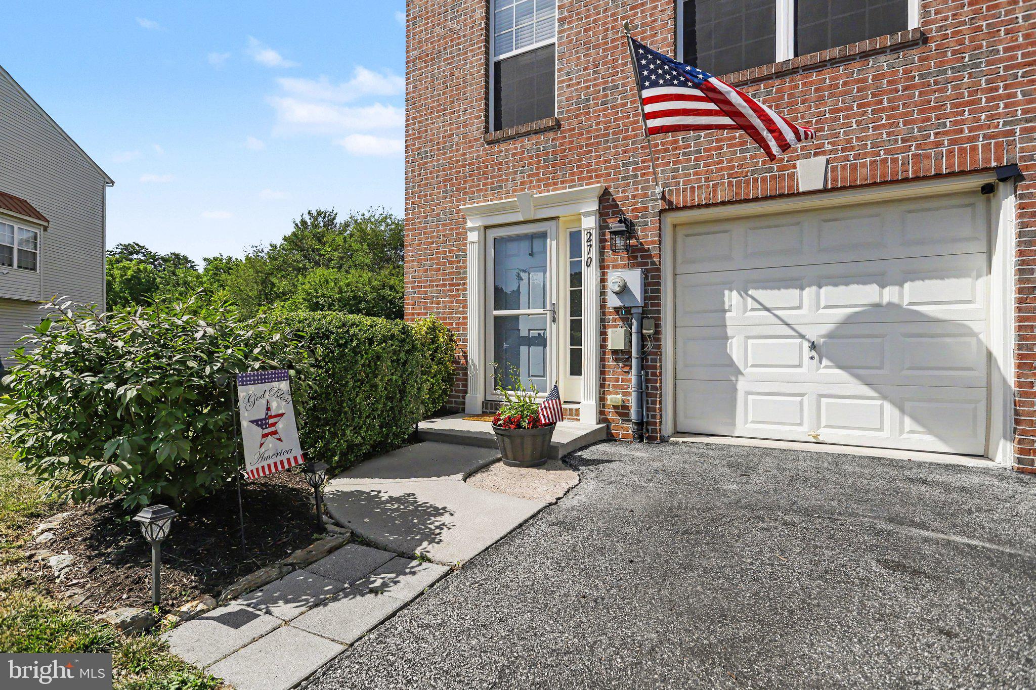 270 COUNTRY RIDGE DRIVE