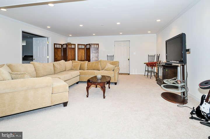 EAST HILL - Residential Lease