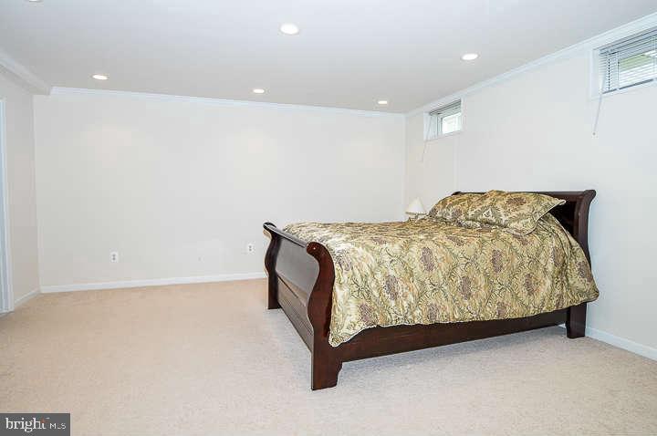 EAST HILL - Residential Lease