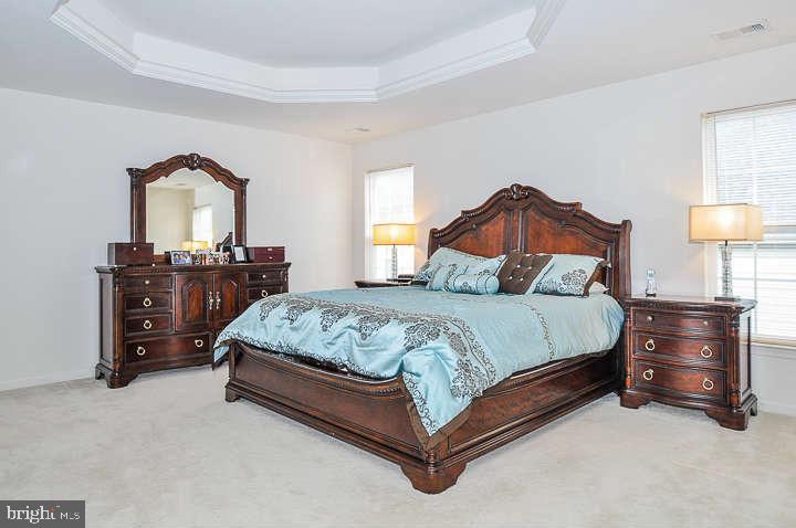 EAST HILL - Residential Lease