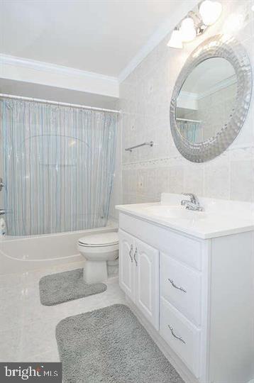 EAST HILL - Residential Lease