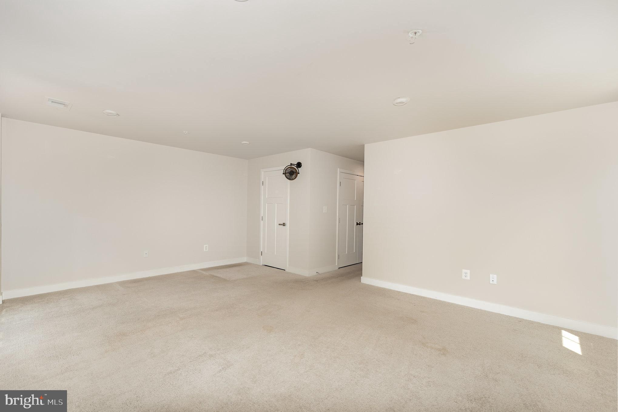JAMES RUN TOWNHOMES - Residential