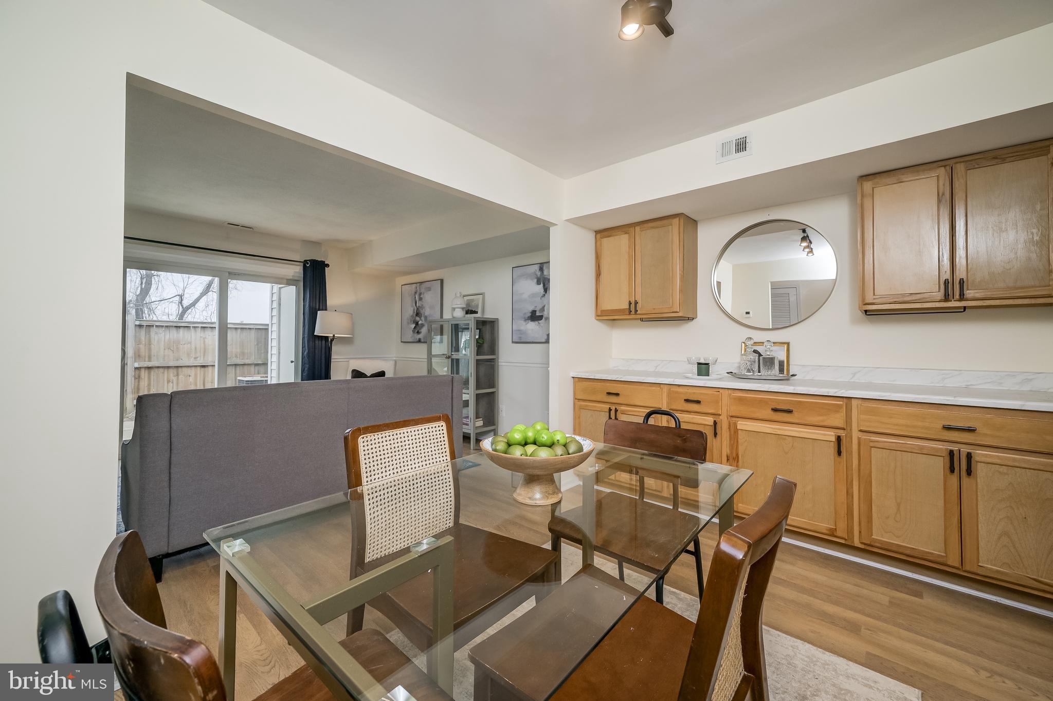 REGENT SQUARE - Residential