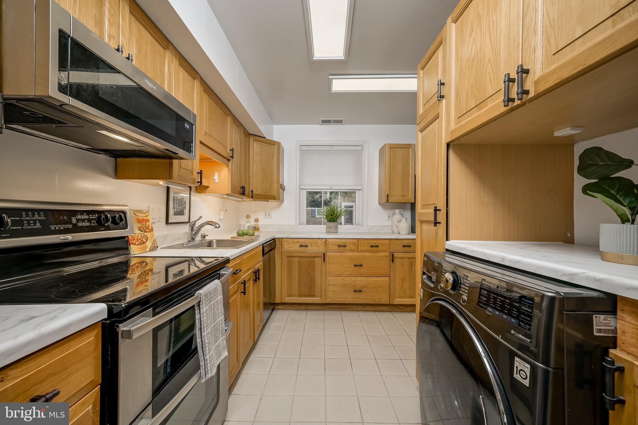 REGENT SQUARE - Residential