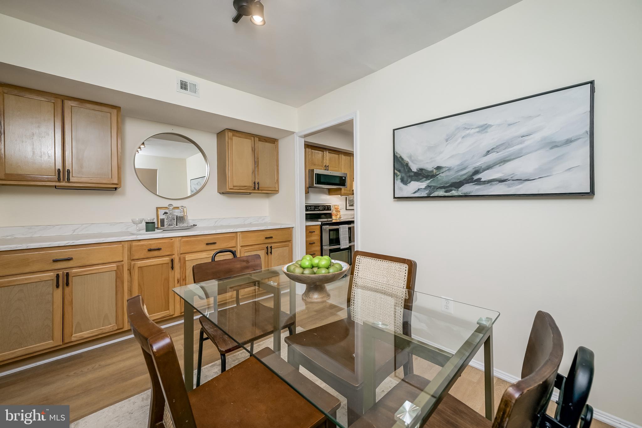 REGENT SQUARE - Residential