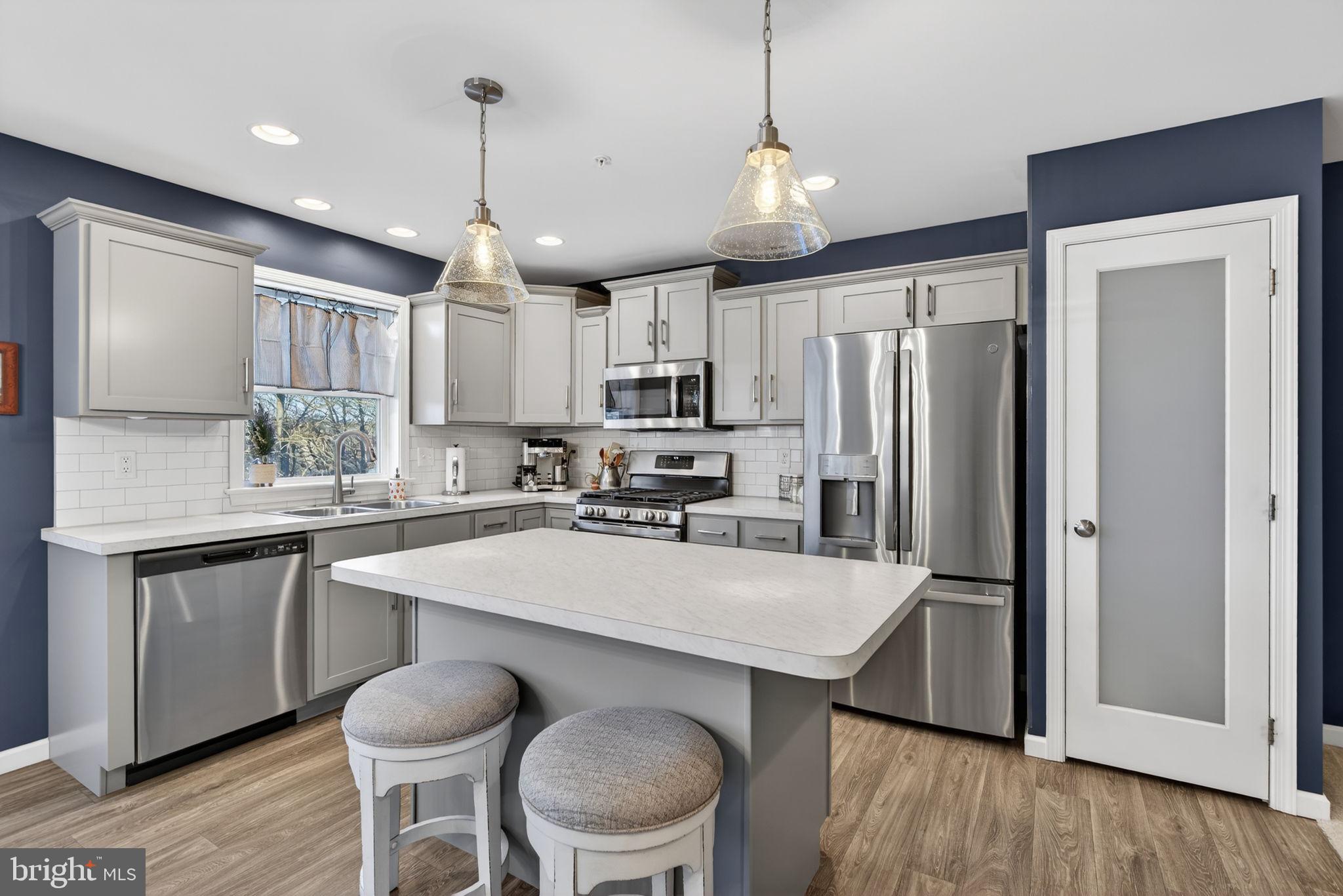 MAYAPPLE WOODS - Residential