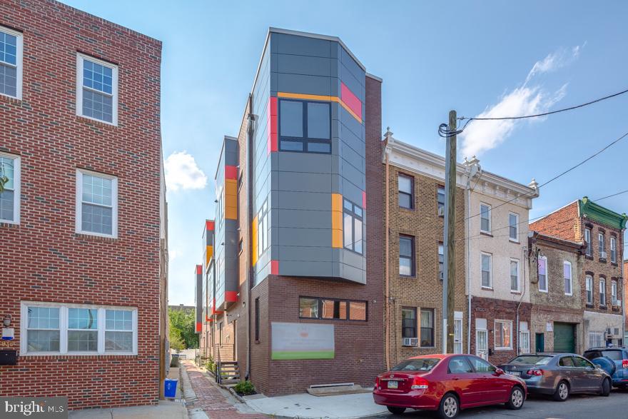 QUEEN VILLAGE - Residential Lease