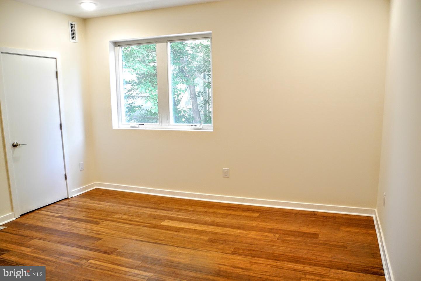 QUEEN VILLAGE - Residential Lease