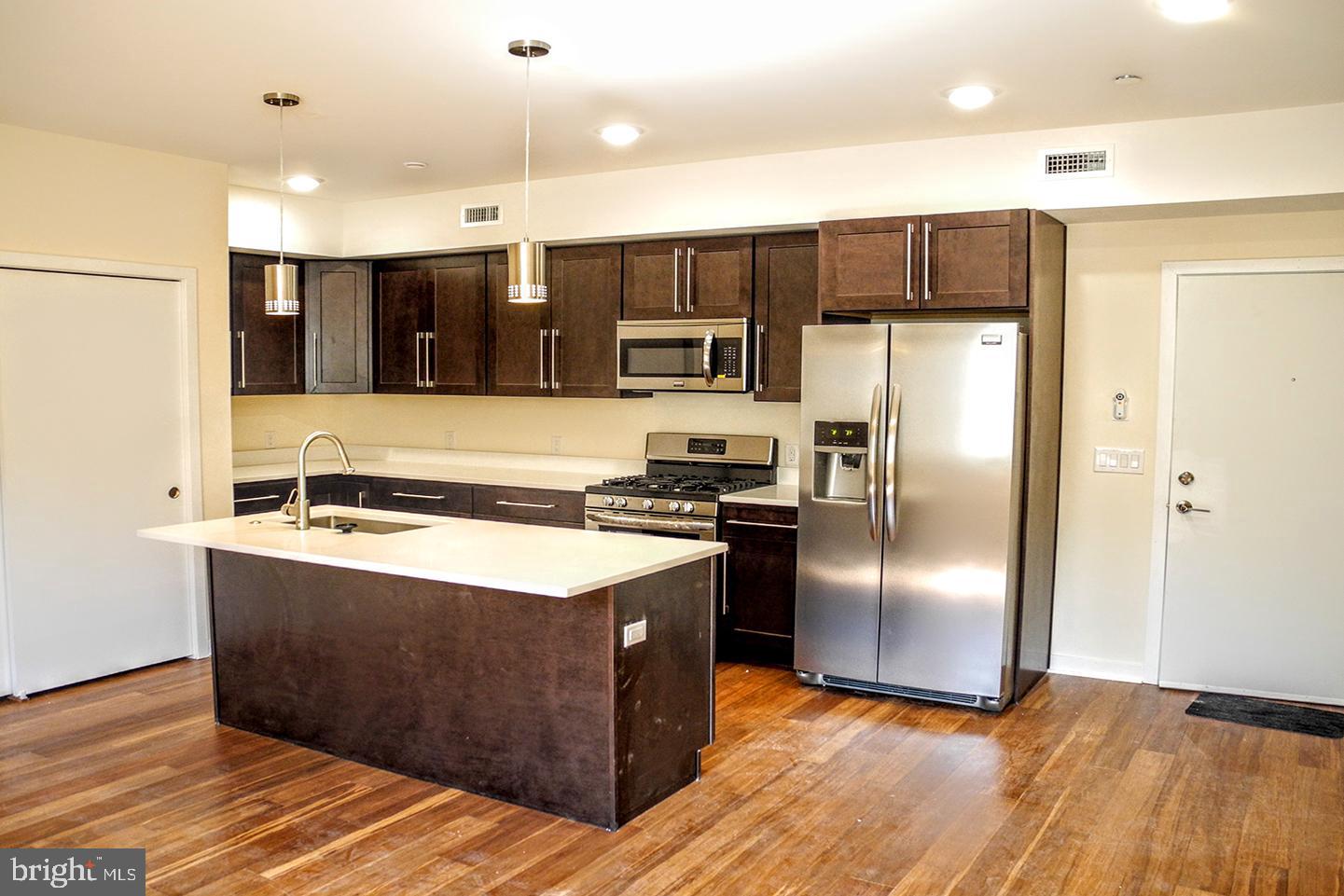 QUEEN VILLAGE - Residential Lease