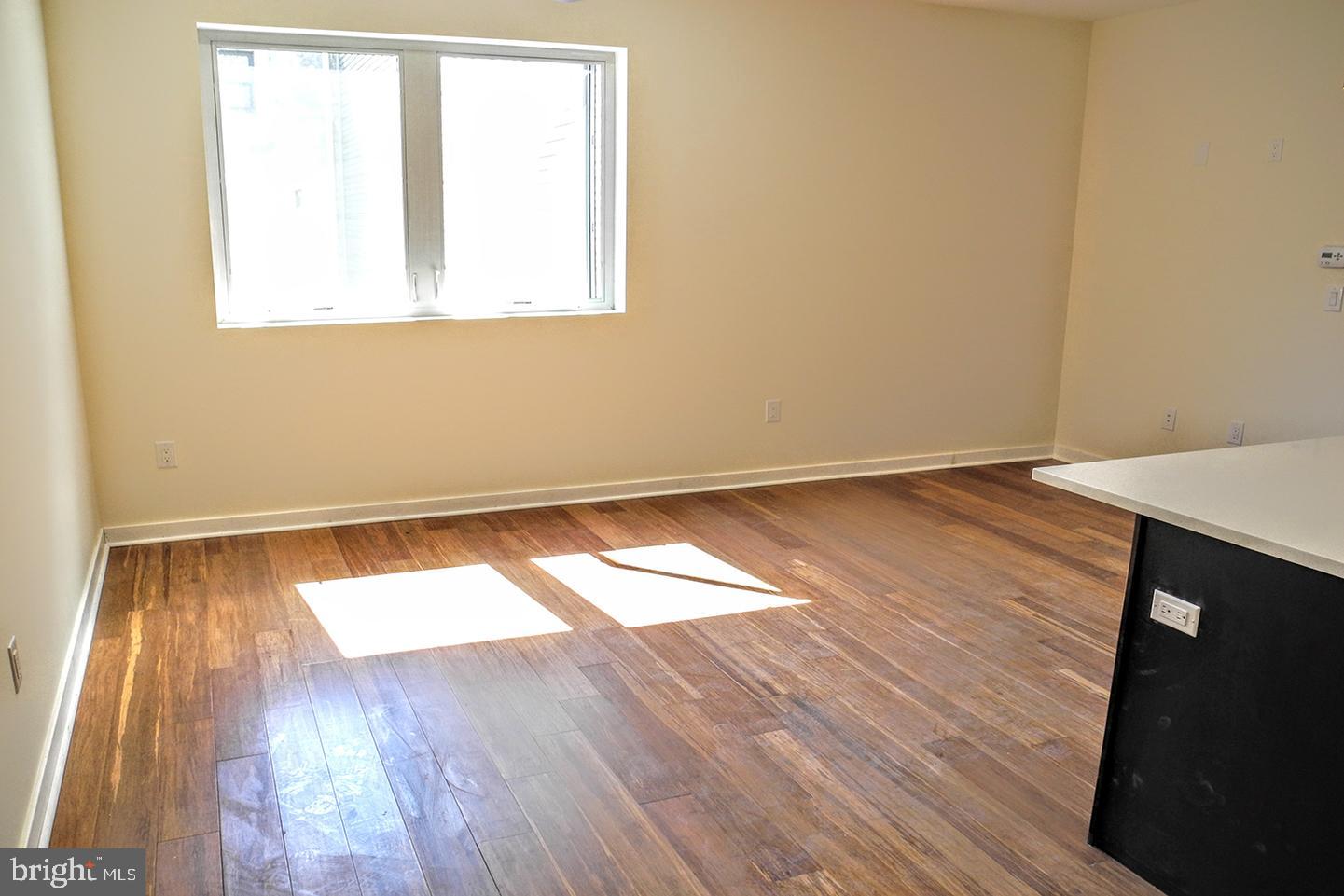 QUEEN VILLAGE - Residential Lease