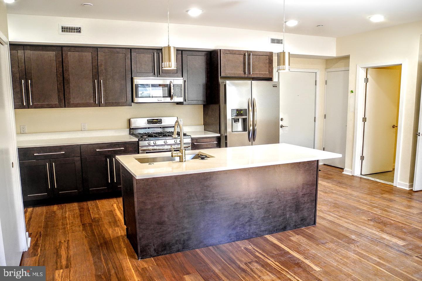 QUEEN VILLAGE - Residential Lease