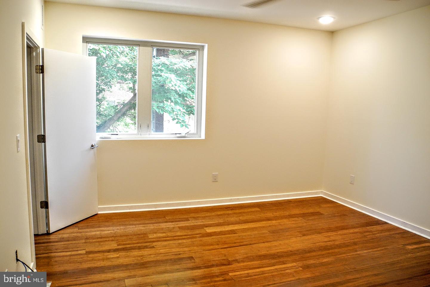 QUEEN VILLAGE - Residential Lease