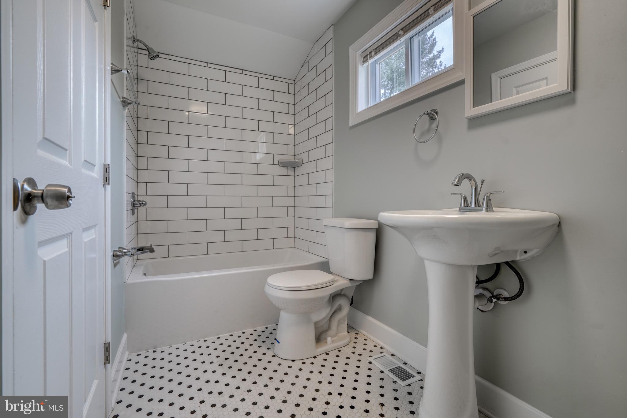 HICKORY - Residential Lease