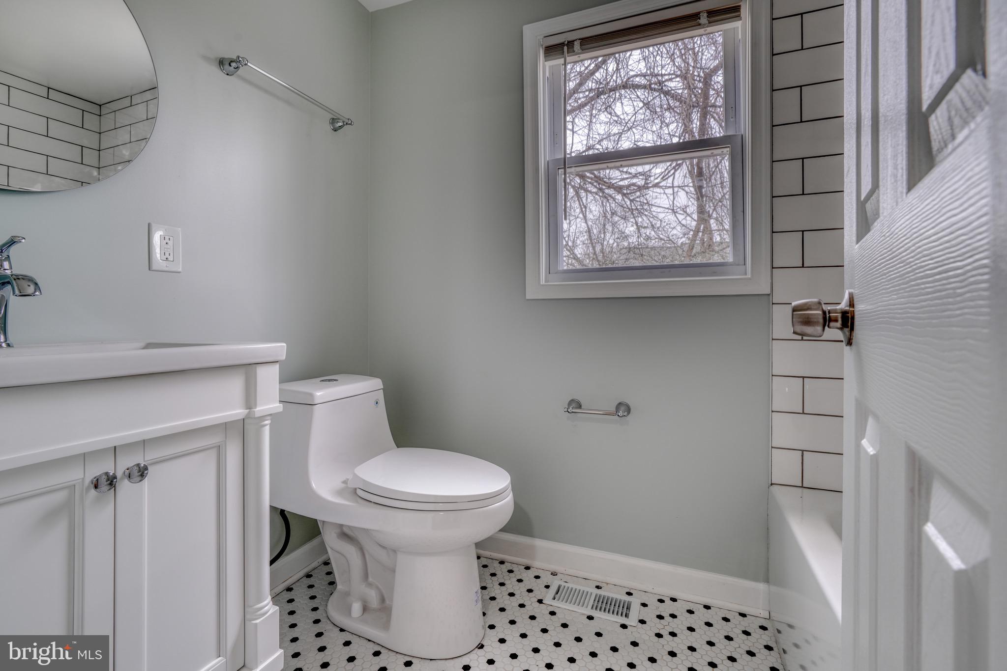 HICKORY - Residential Lease