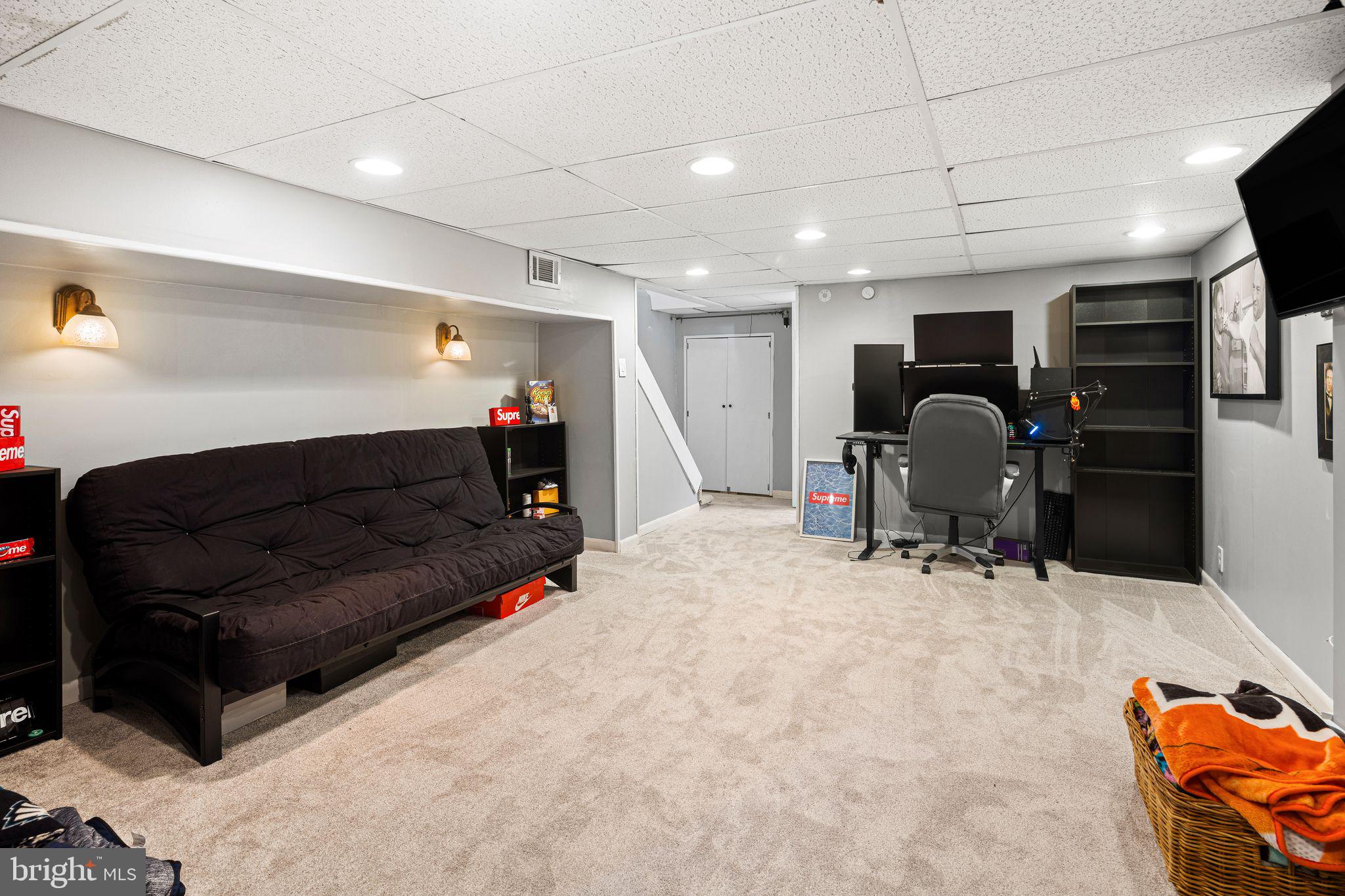 CLIFTON HEIGHTS - Residential