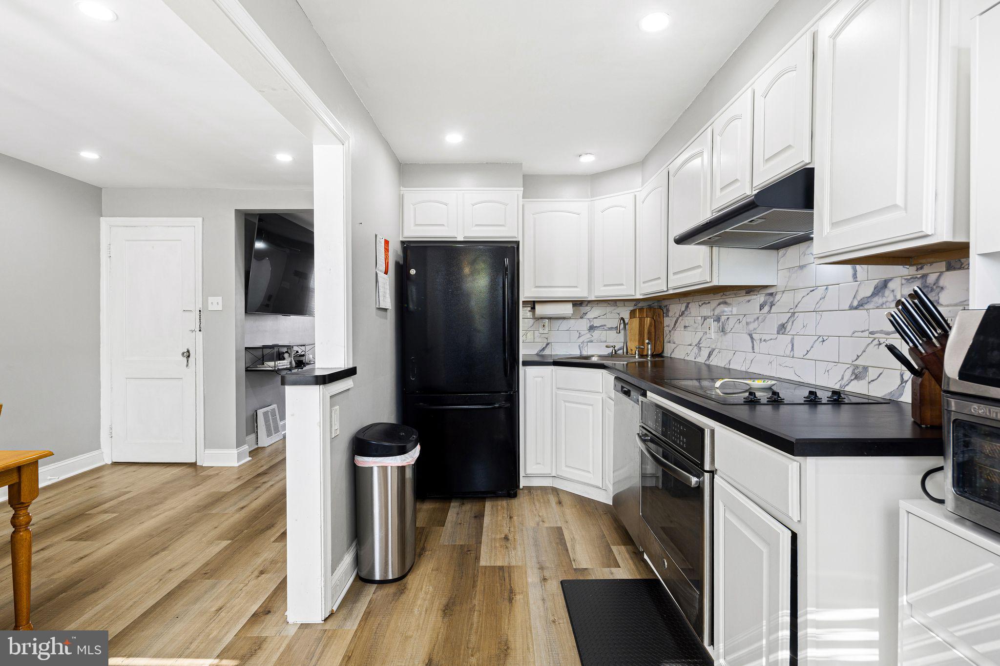 CLIFTON HEIGHTS - Residential