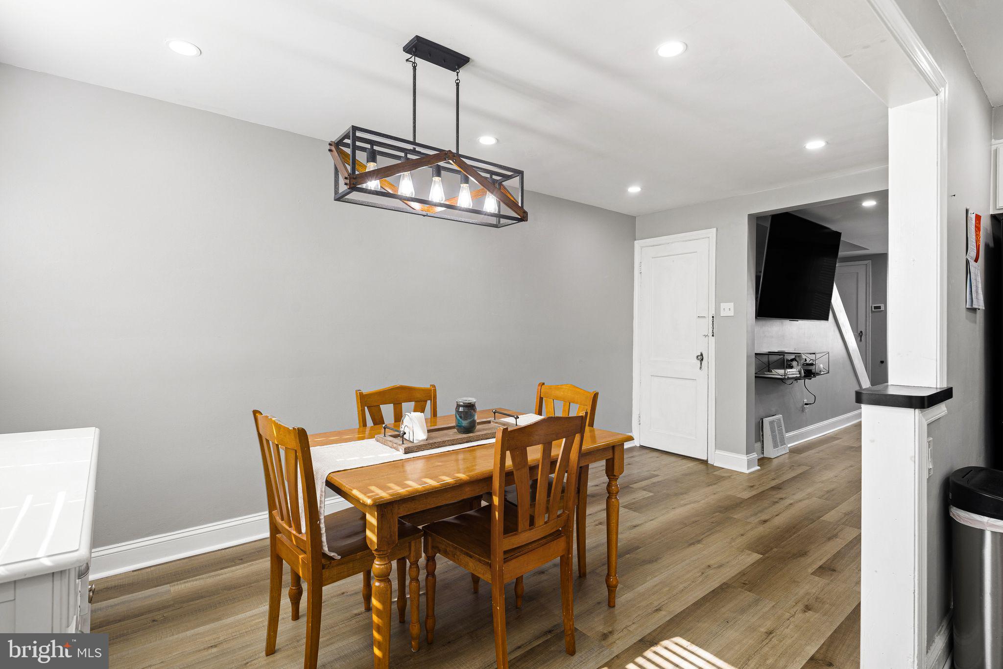 CLIFTON HEIGHTS - Residential