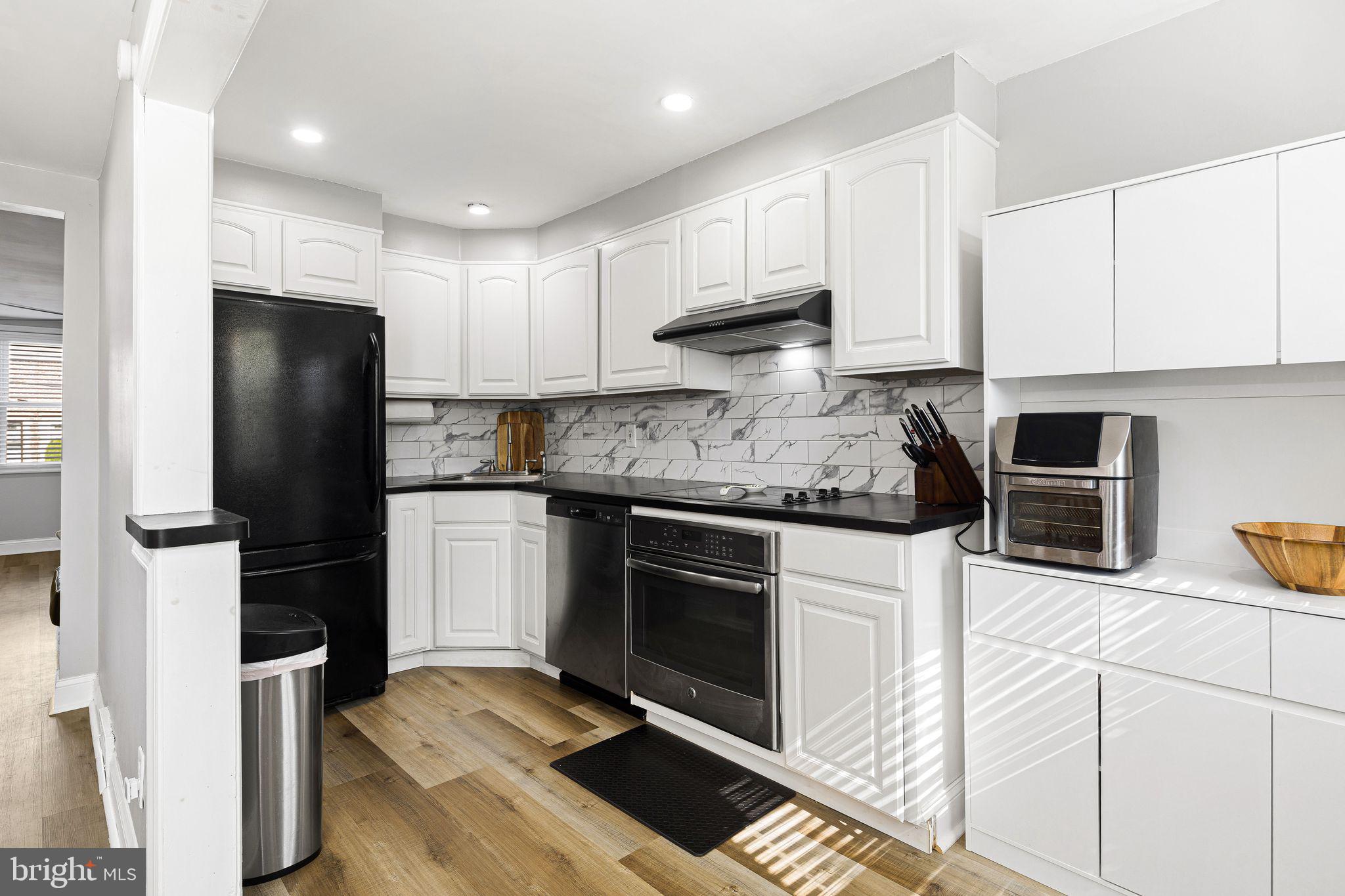 CLIFTON HEIGHTS - Residential