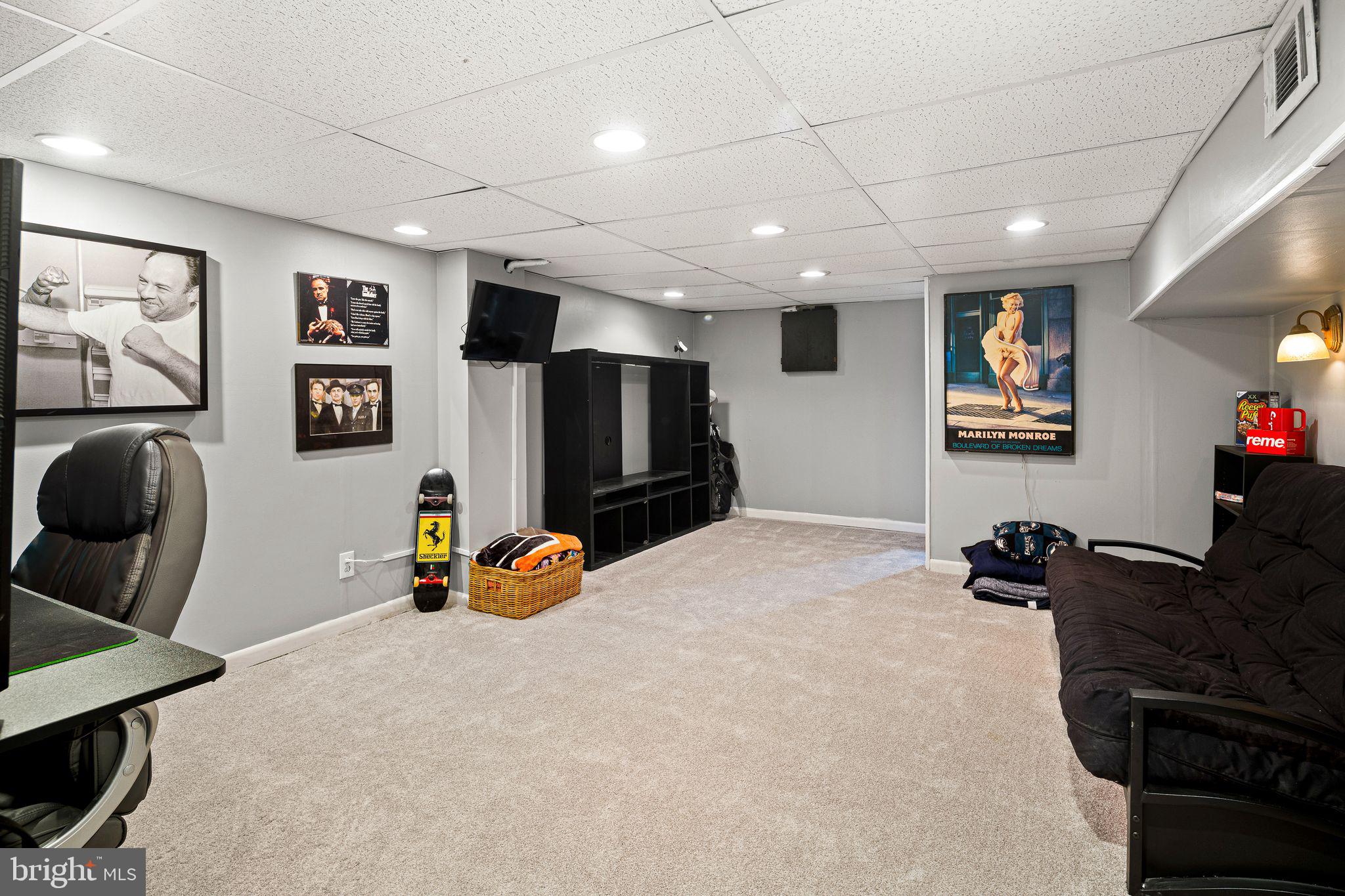 CLIFTON HEIGHTS - Residential