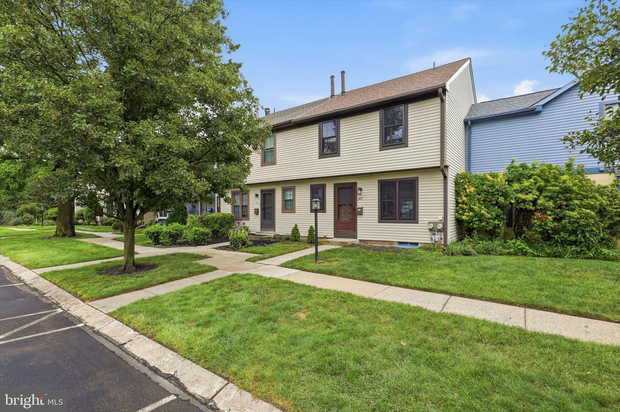 207 HANCOCK COURT