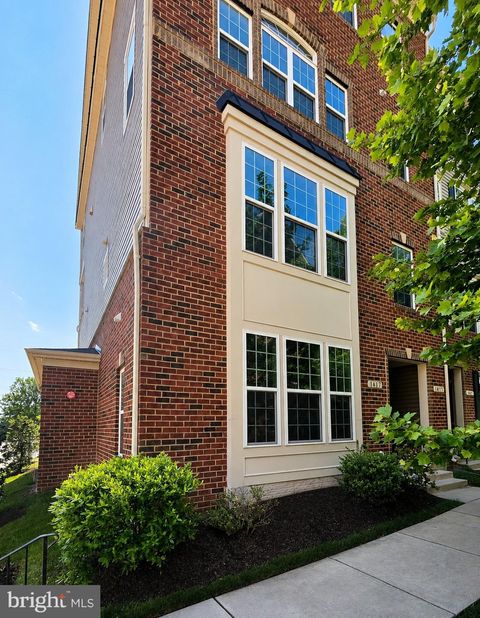 Condo For Sale - 1417 Chanery Court<br/> ODENTON, MD 21113