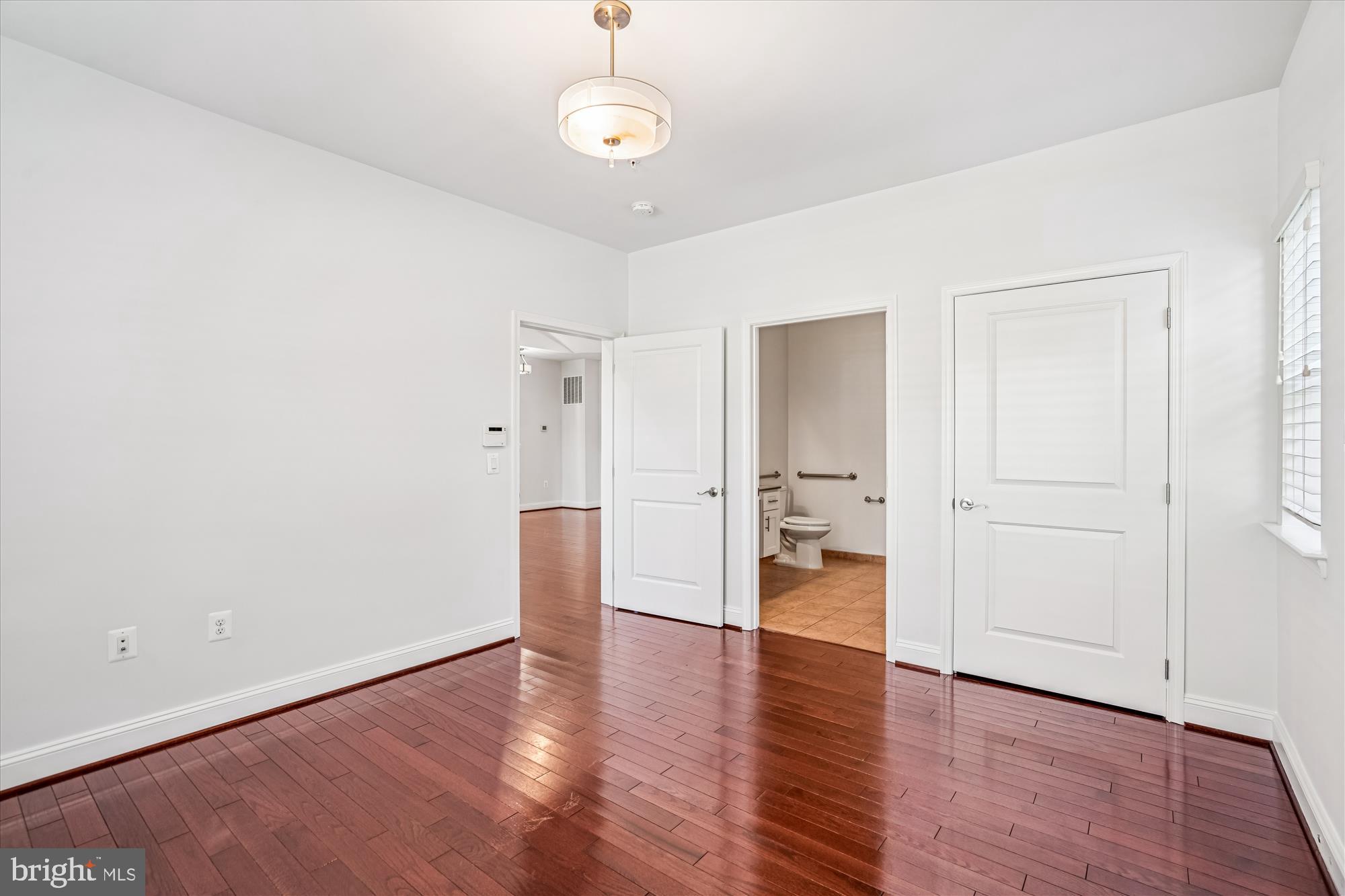 RIVERDALE HEIGHTS - Residential