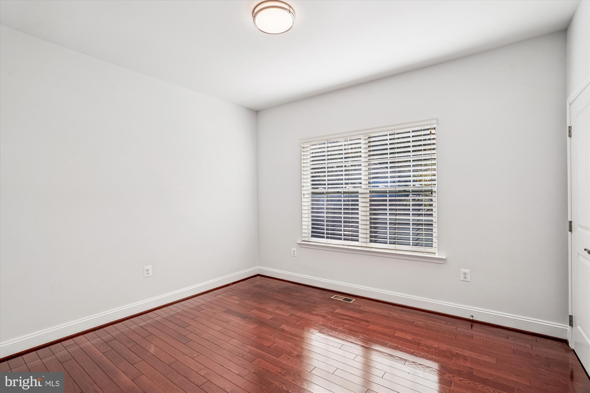 RIVERDALE HEIGHTS - Residential