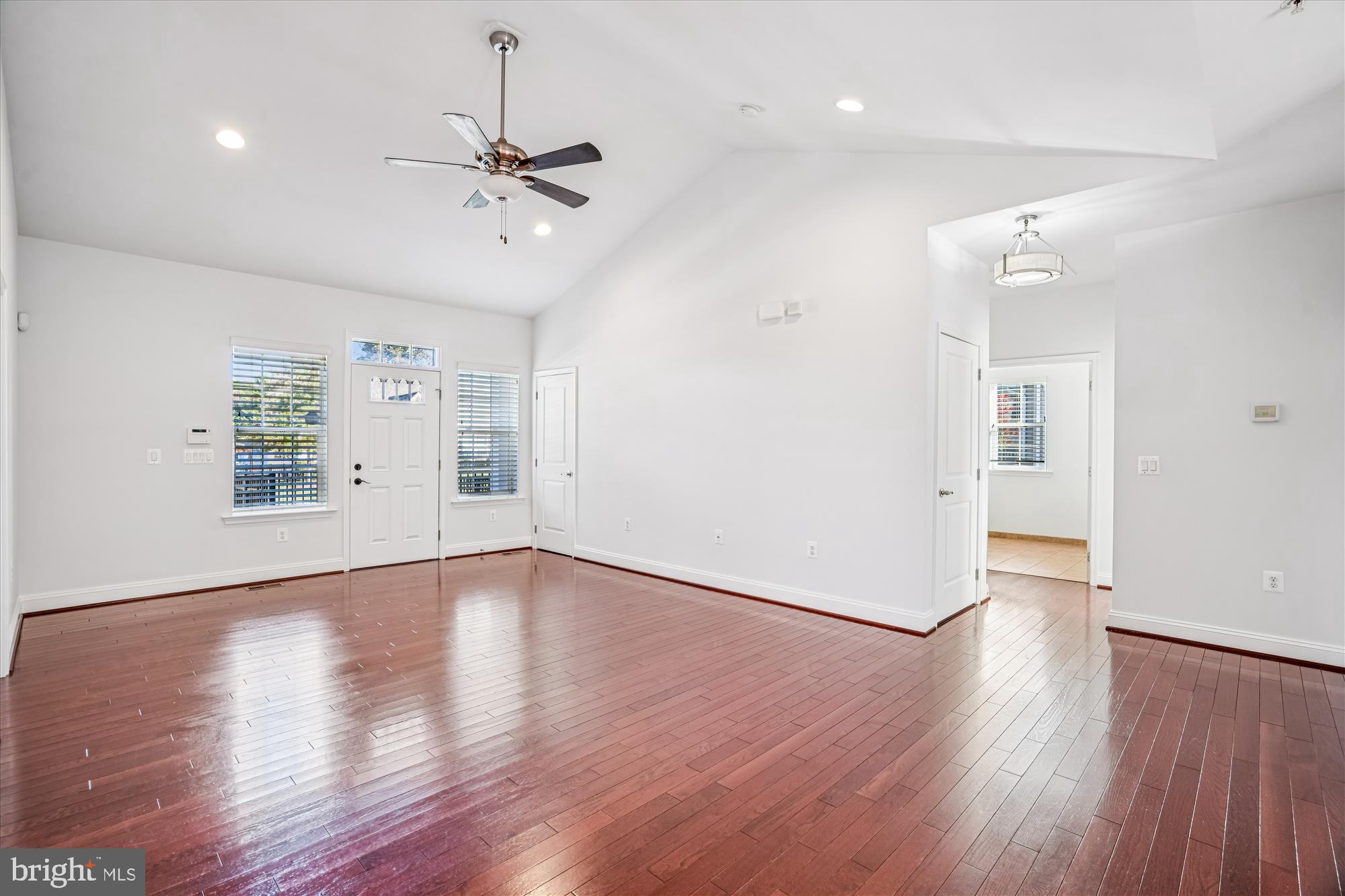 RIVERDALE HEIGHTS - Residential