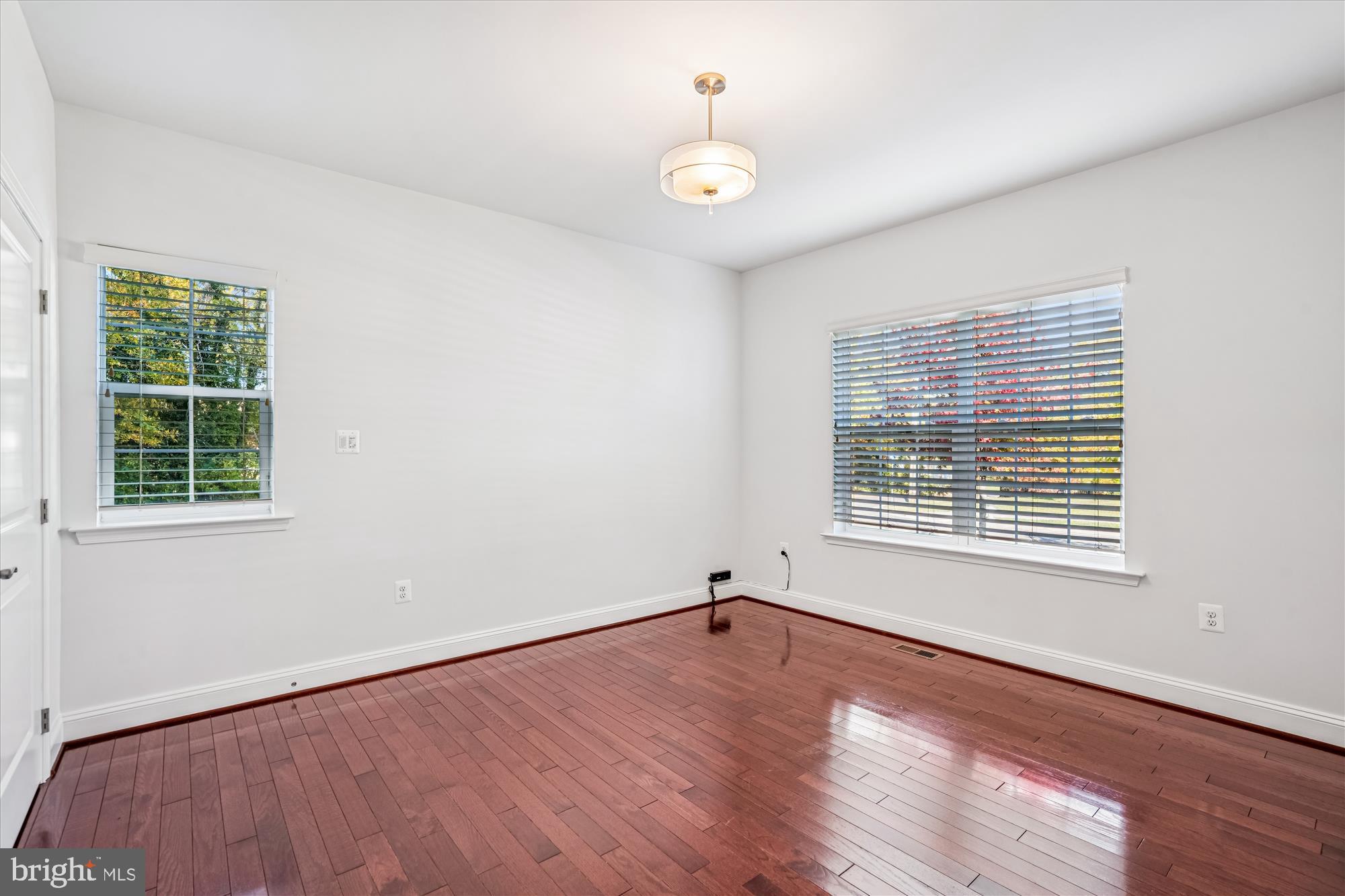 RIVERDALE HEIGHTS - Residential