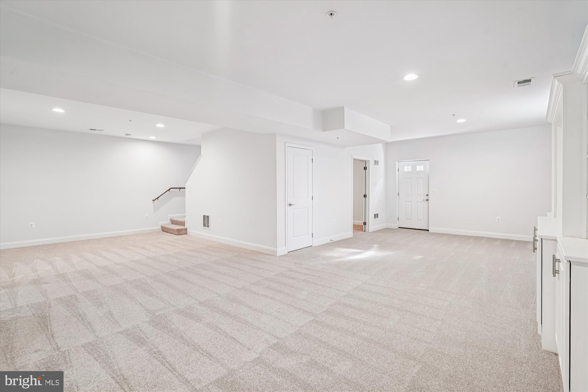 RIVERDALE HEIGHTS - Residential