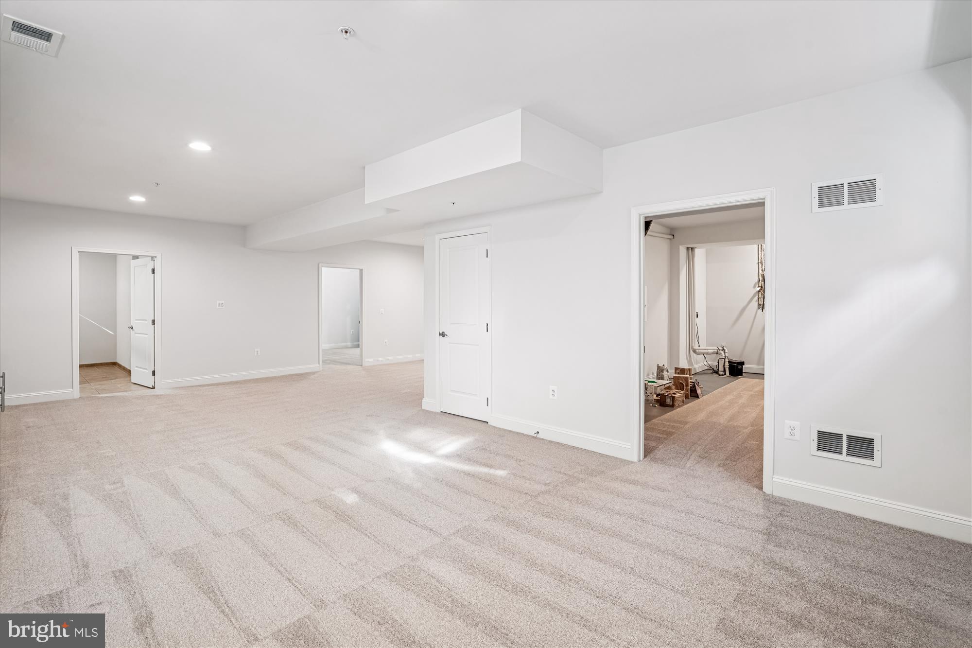 RIVERDALE HEIGHTS - Residential