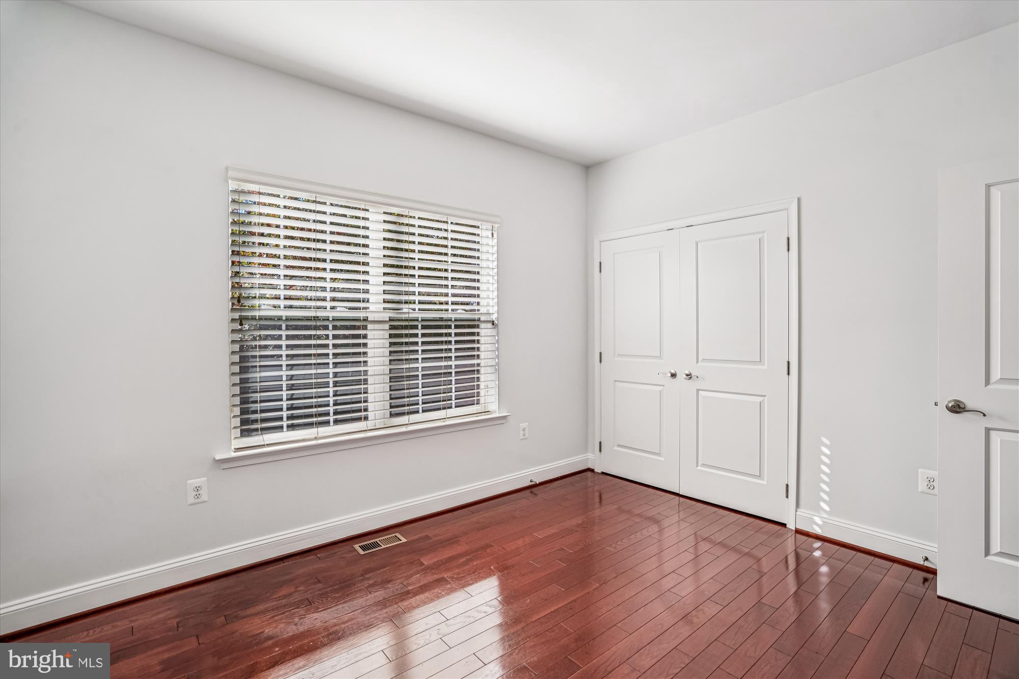 RIVERDALE HEIGHTS - Residential