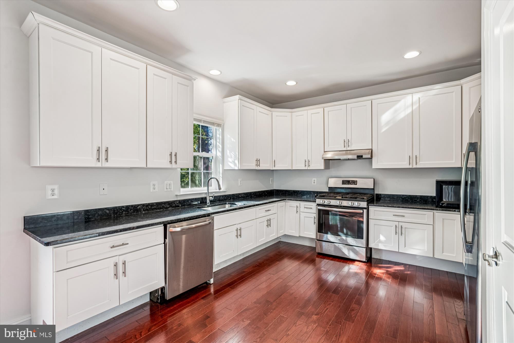 RIVERDALE HEIGHTS - Residential