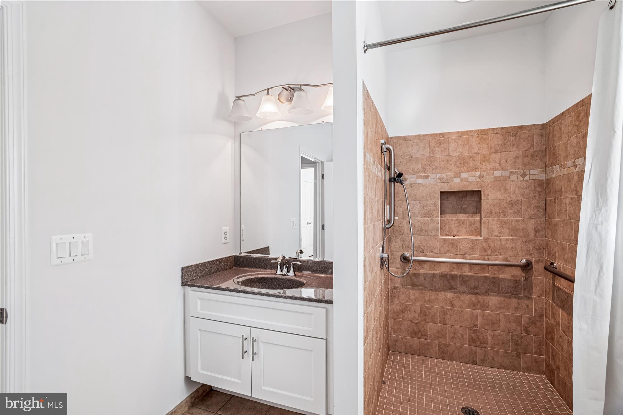 RIVERDALE HEIGHTS - Residential