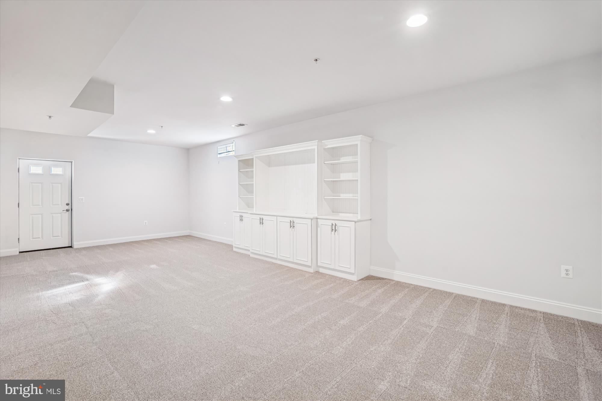 RIVERDALE HEIGHTS - Residential