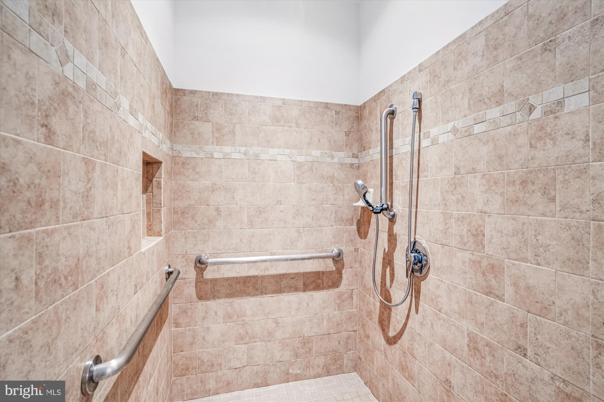 RIVERDALE HEIGHTS - Residential